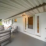 Comfort, Fun, & Charming - 5Br Oasis With Pool