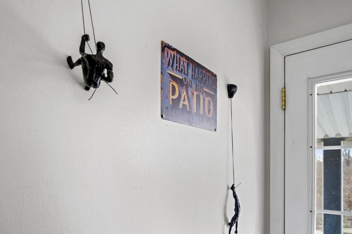 Comfort, Fun, & Charming - 5br Oasis With Pool Apartment *