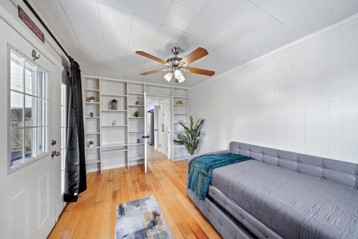 Apartment Comfort, Fun, & Charming - 5br Oasis With Pool