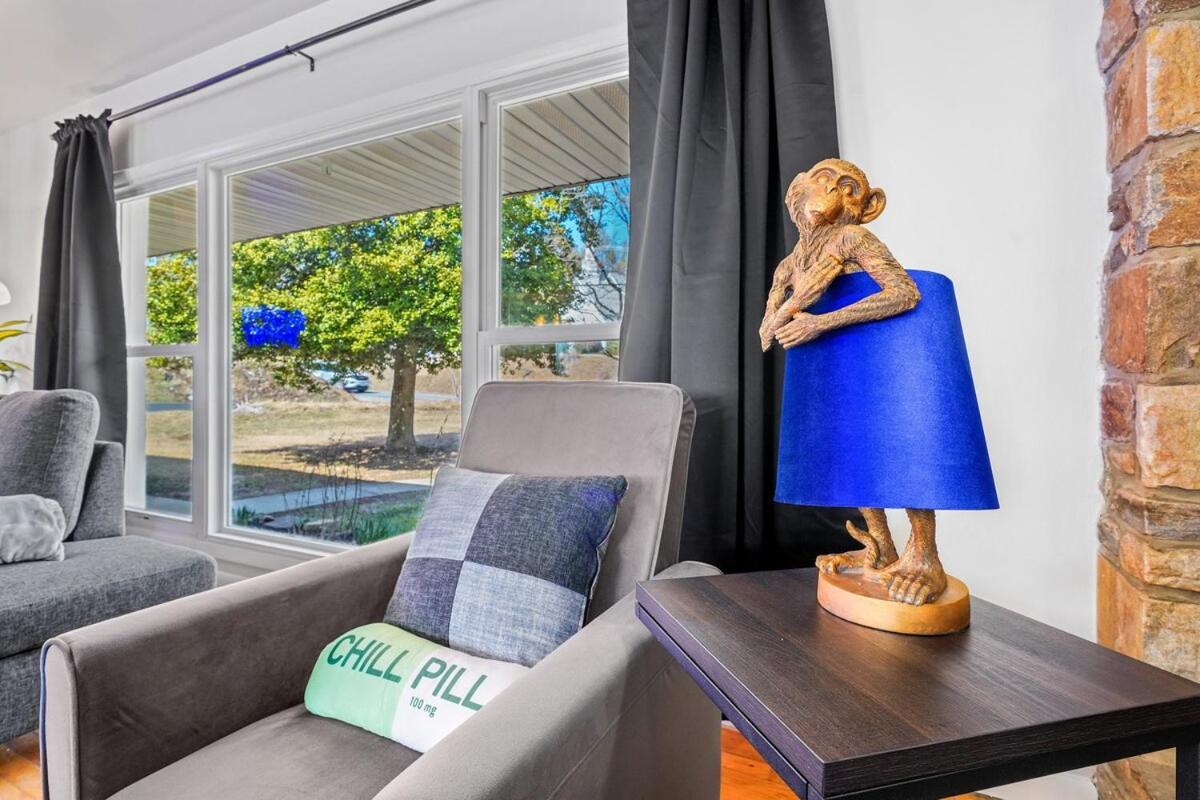 Comfort, Fun, & Charming - 5br Oasis With Pool Apartment Coatesville