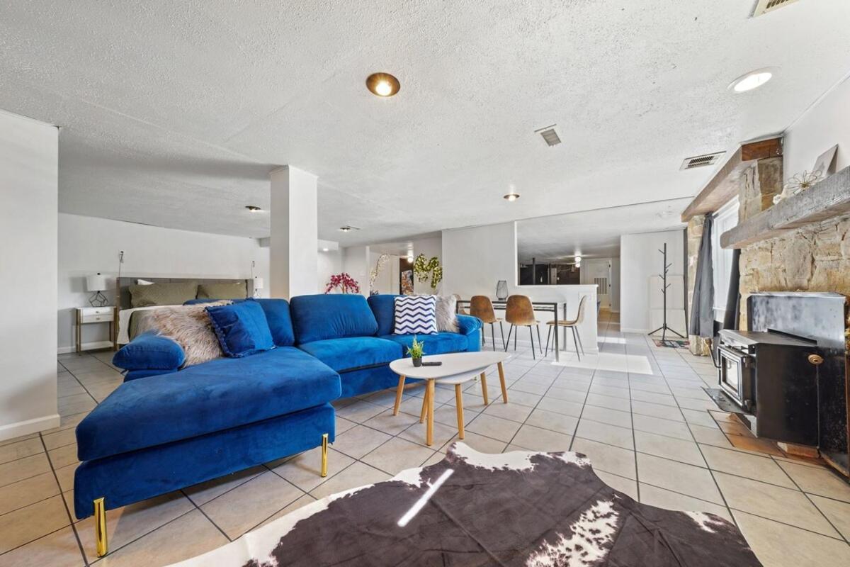 Comfort, Fun, & Charming - 5br Oasis With Pool Apartment Coatesville